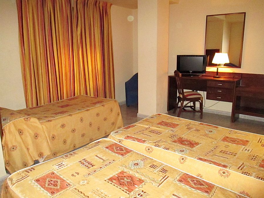 Hotel Perales 탈라베라 데 라 레이나 외부 사진
