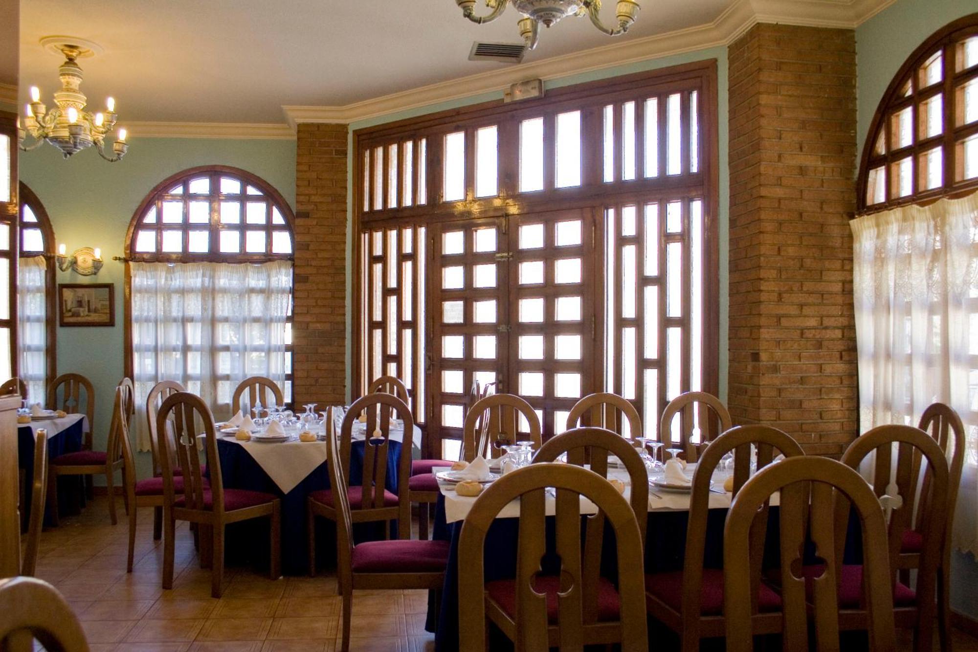 Hotel Perales 탈라베라 데 라 레이나 외부 사진