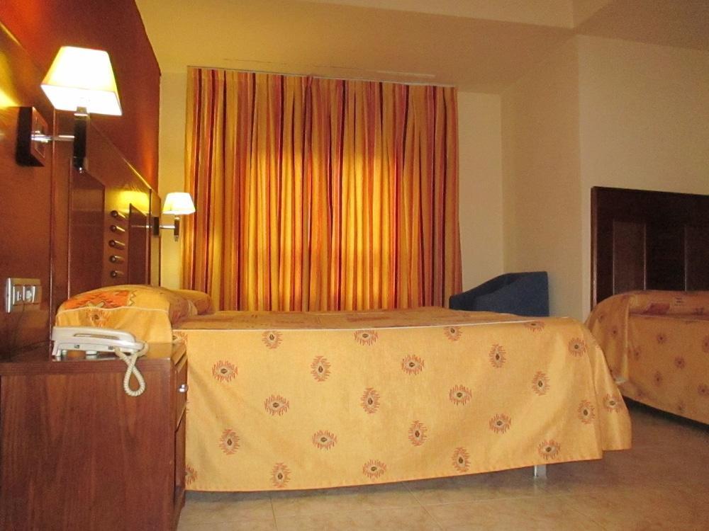 Hotel Perales 탈라베라 데 라 레이나 외부 사진